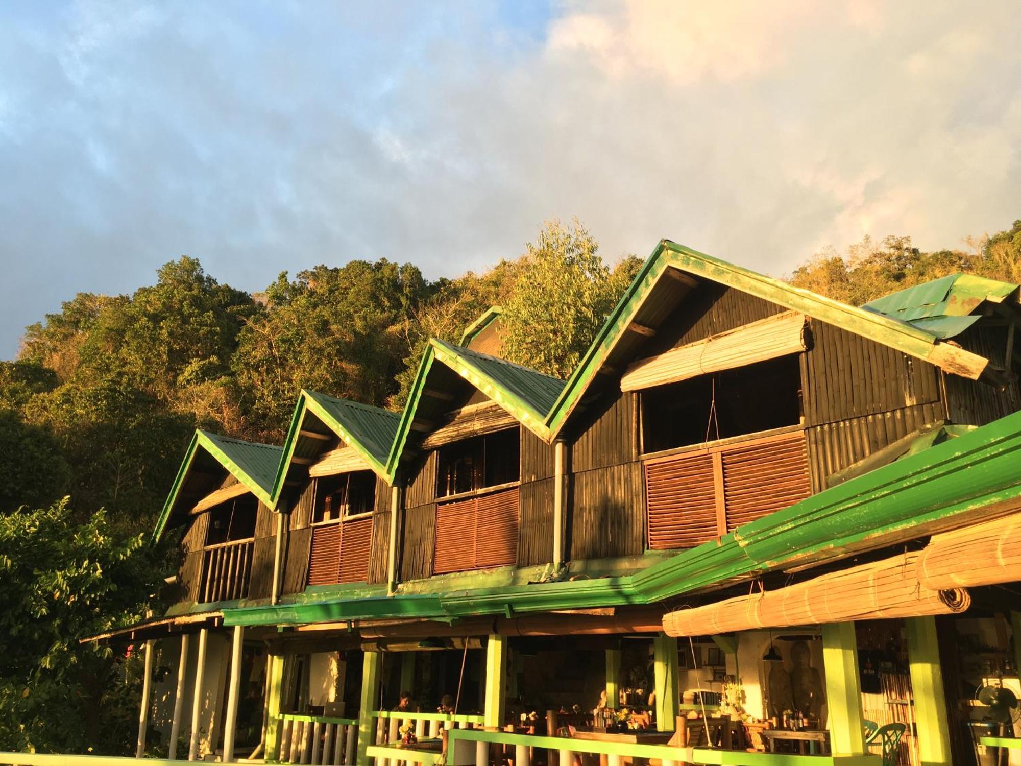 Liberty'S Lodge And Diving - Apo Island Dumaguete City Ngoại thất bức ảnh