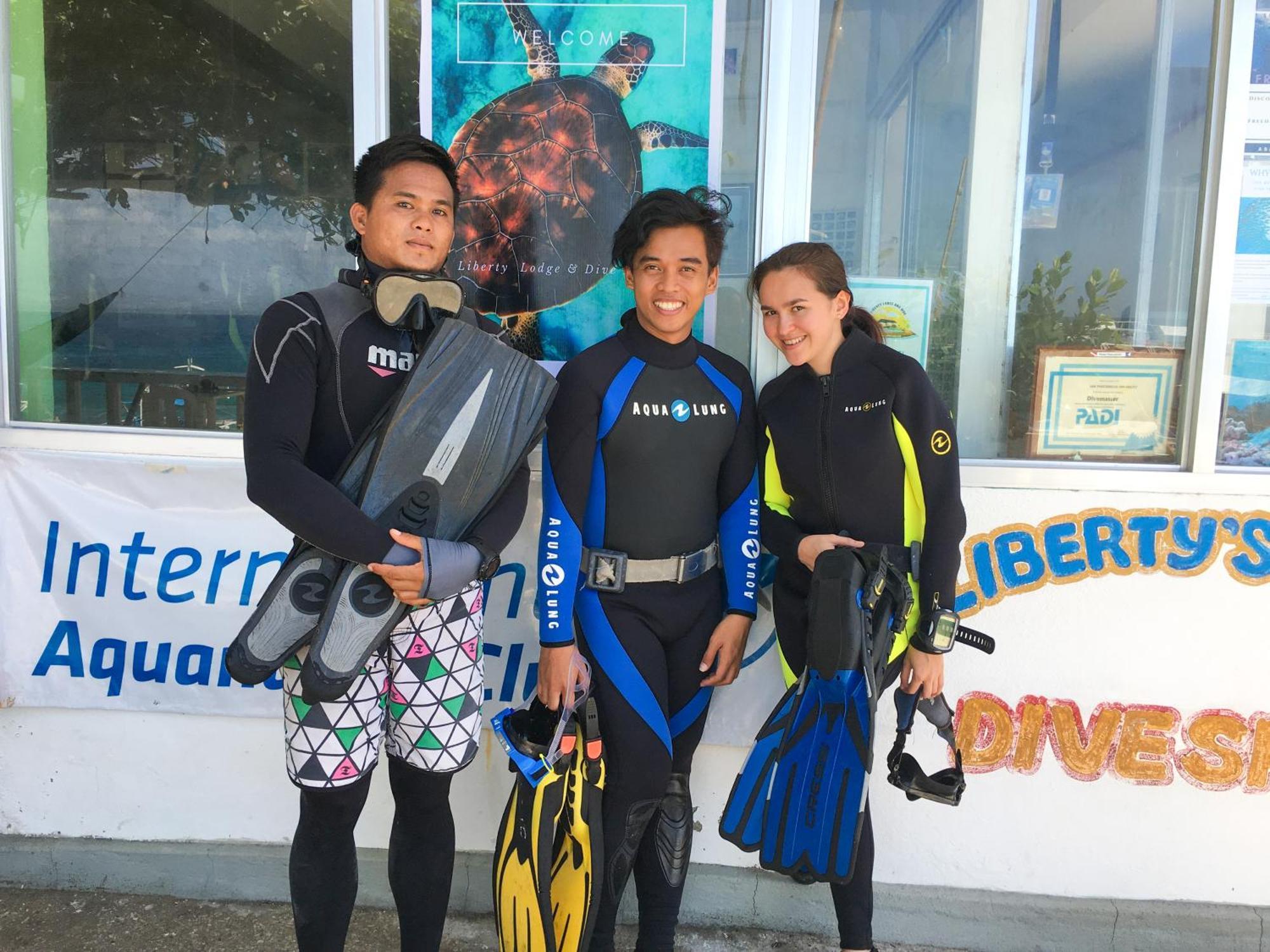 Liberty'S Lodge And Diving - Apo Island Dumaguete City Ngoại thất bức ảnh